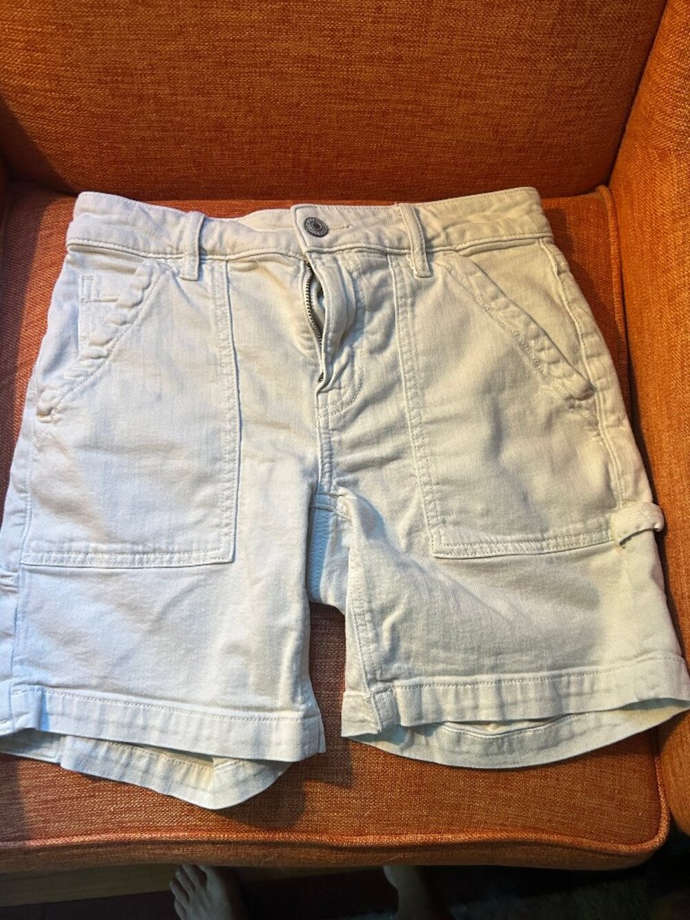 American Eagle White Cargo / Carpenter Shorts Size 00 Great Condition
